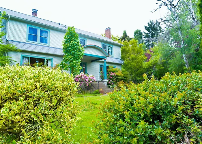Riverpath Inn