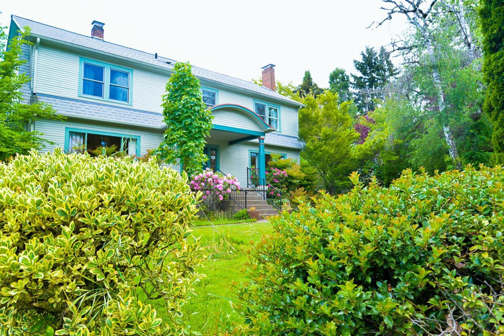 Riverpath Guest house *