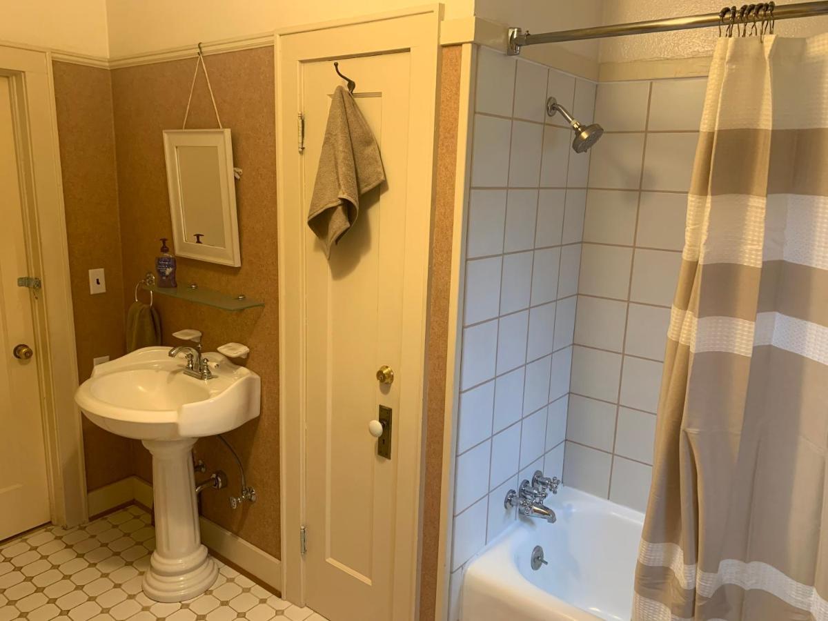 Riverpath Guest house *